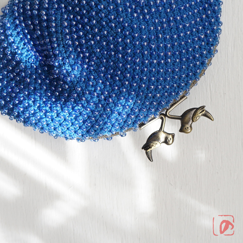 ばあば ⁛ つぶつぶガラスビーズのさらに大き目がま口（Tyltyl ・2137）