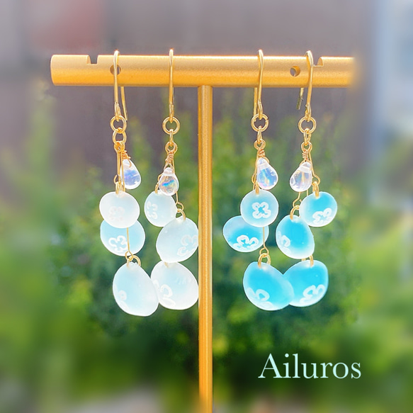 クラゲピアス レジン 3匹 揺れる すりガラス風 ハンドメイド 1ペア