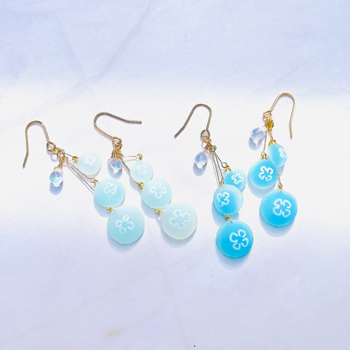 ミズクラゲピアス レジン 揺れる すりガラス風 夏アクセサリー 海