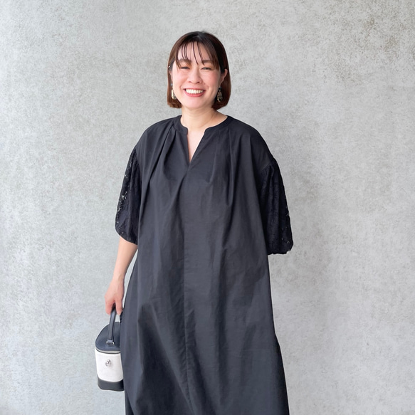 リネンコットン♡バスト120㎝ 超ゆったり&着やせ♡お袖レースコンビワンピース 黒【フリー】KMC-765 450927 4枚目の画像