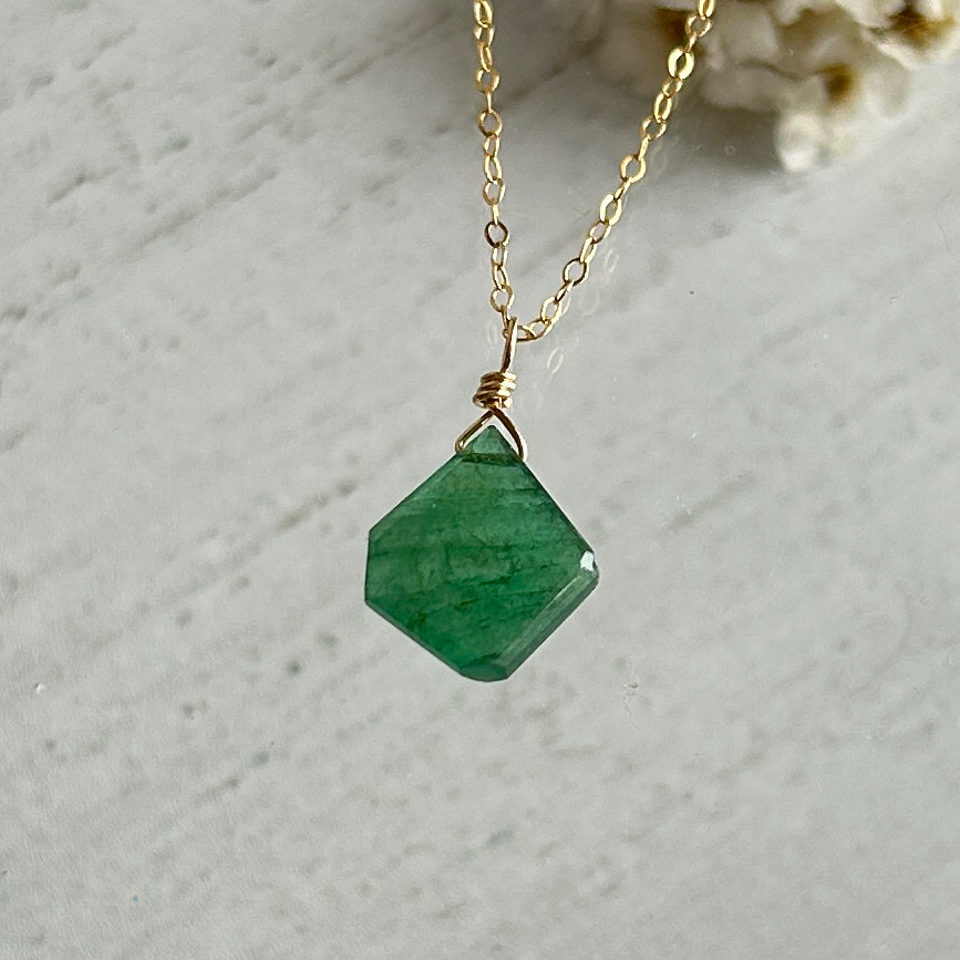 宝石質エメラルド 14kgf ネックレス スライスカット【5月誕生石】