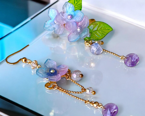 紫陽花｜ゆらりんアシンメトリーピアス／イヤリング（ピンクブルー