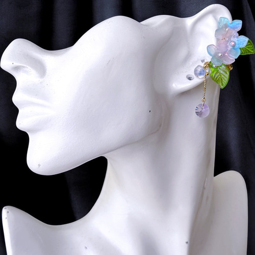 紫陽花｜ゆらりんアシンメトリーピアス／イヤリング（ピンクブルー