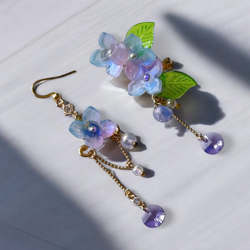 紫陽花｜ゆらりんアシンメトリーピアス／イヤリング（ピンクブルー