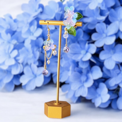 紫陽花｜ゆらりんアシンメトリーピアス／イヤリング（ピンクブルー