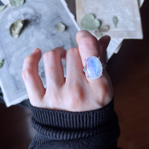 人気新作‼ silver925 レインボームーンストーン リング ＊ 大粒 指輪