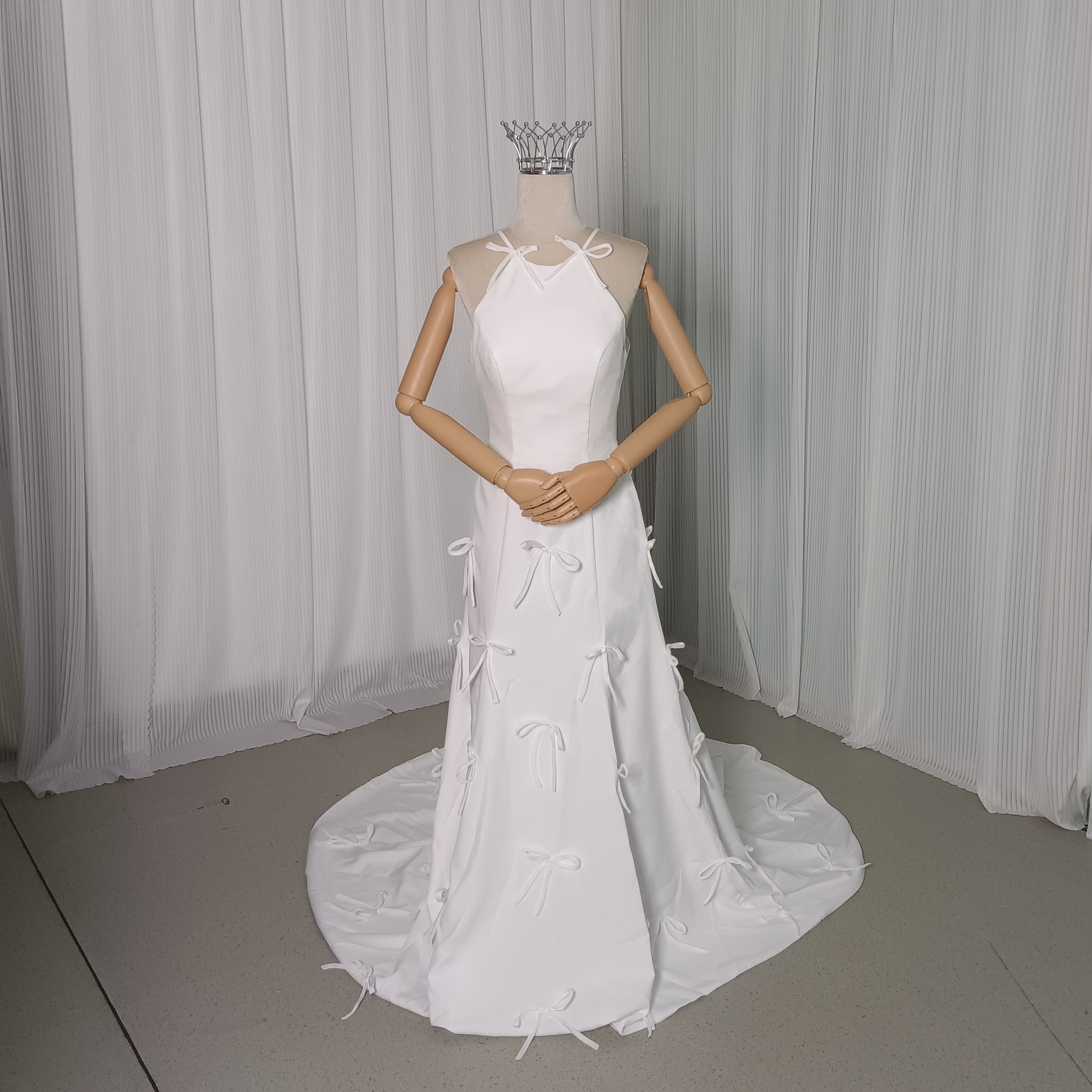 送料無料！ウェディングドレス リボン ホルターネック ソフトマーメイドライン 結婚式 デザイン感 可愛い ノースリーブ