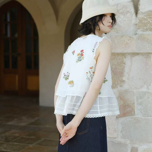 花柄刺繍入りトップス ノースリーブ レース付き 麻のトップス 裏地付き