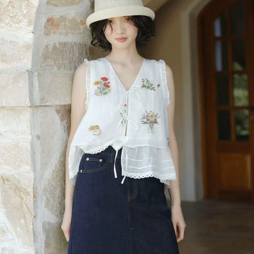 花柄刺繍入りトップス ノースリーブ レース付き 麻のトップス 裏地付き