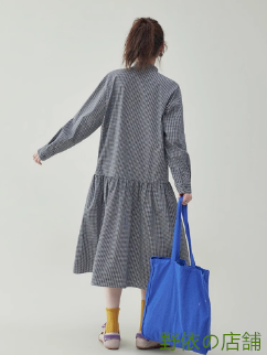 白黒チェックのレトロなコットンワンピース春の新作減齢ゆったりスカート