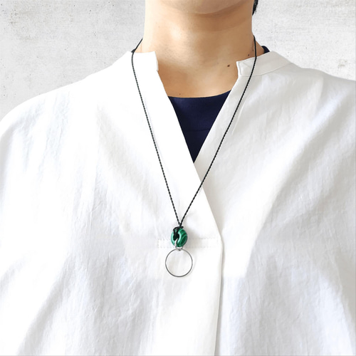 頭からかぶるだけ