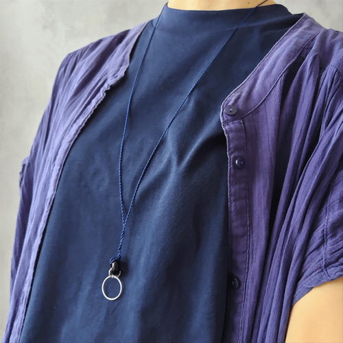 頭からかぶるだけ