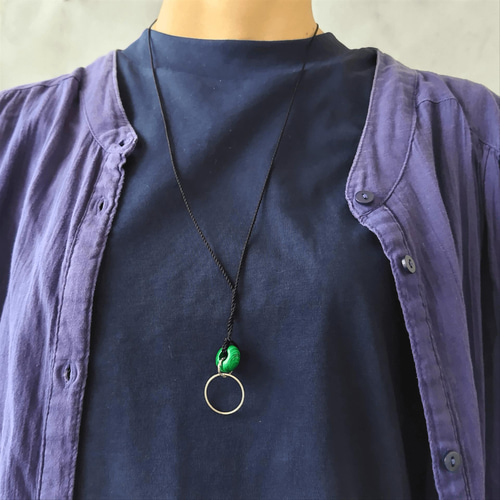 頭からかぶるだけ