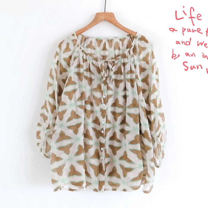 春夏のお洒落新品 大人っぽ上品 ブラウス  レディース