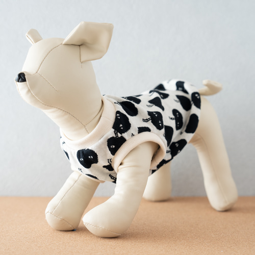 犬服】目つきりんご柄タンクトップ｜綿100％ジャガードニット｜小型犬