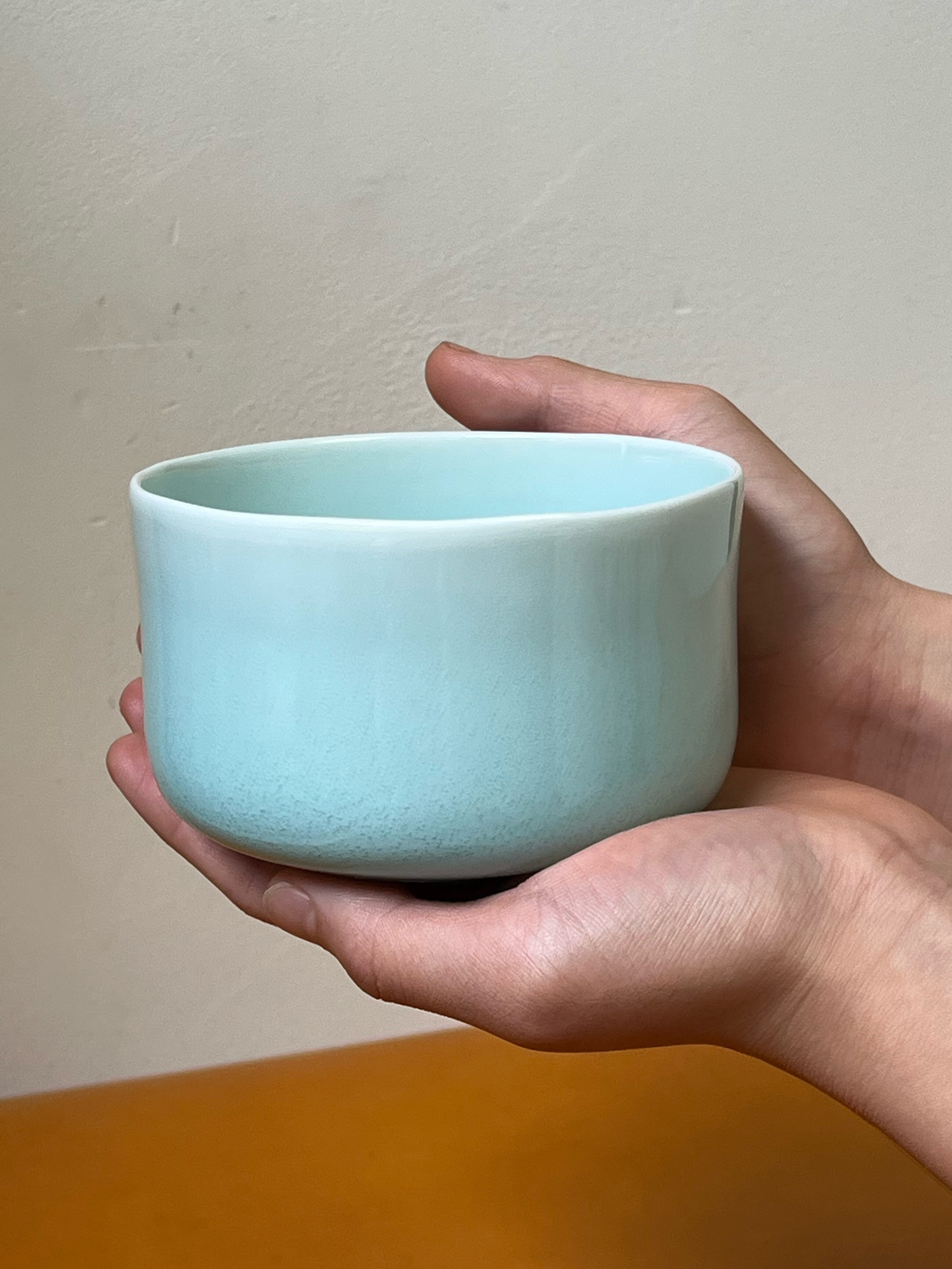 クラフトコンペ大賞受賞作家がつくる】ガラス質の透明なブルーの