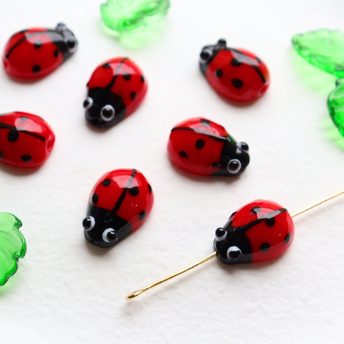 新作☆てんとう虫のガラス細工チャーム 2 その他素材 handmade Moment