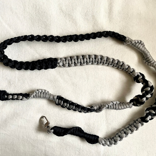 ②パラコード スマホ ショルダー ストラップ ハンドメイド iPhone