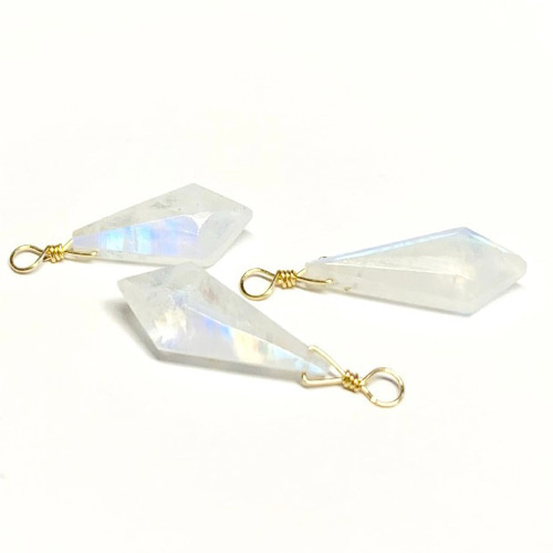 天然石チャーム】レインボームーンストーン 変形ダイヤカット 1個