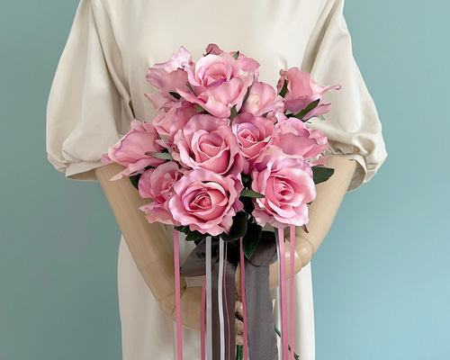スモーキーピンクローズのシングルブーケ　韓国ブーケ　ウェディングブーケ e261567b506e5ad783502703a3d775