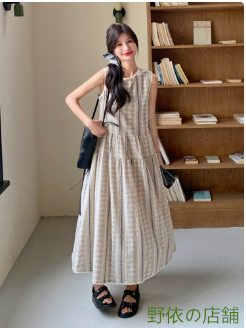 ボヘミアエスニック風ノースリーブプリントワンピース女2025夏新作プチフレッシュリゾート風ロングスカート