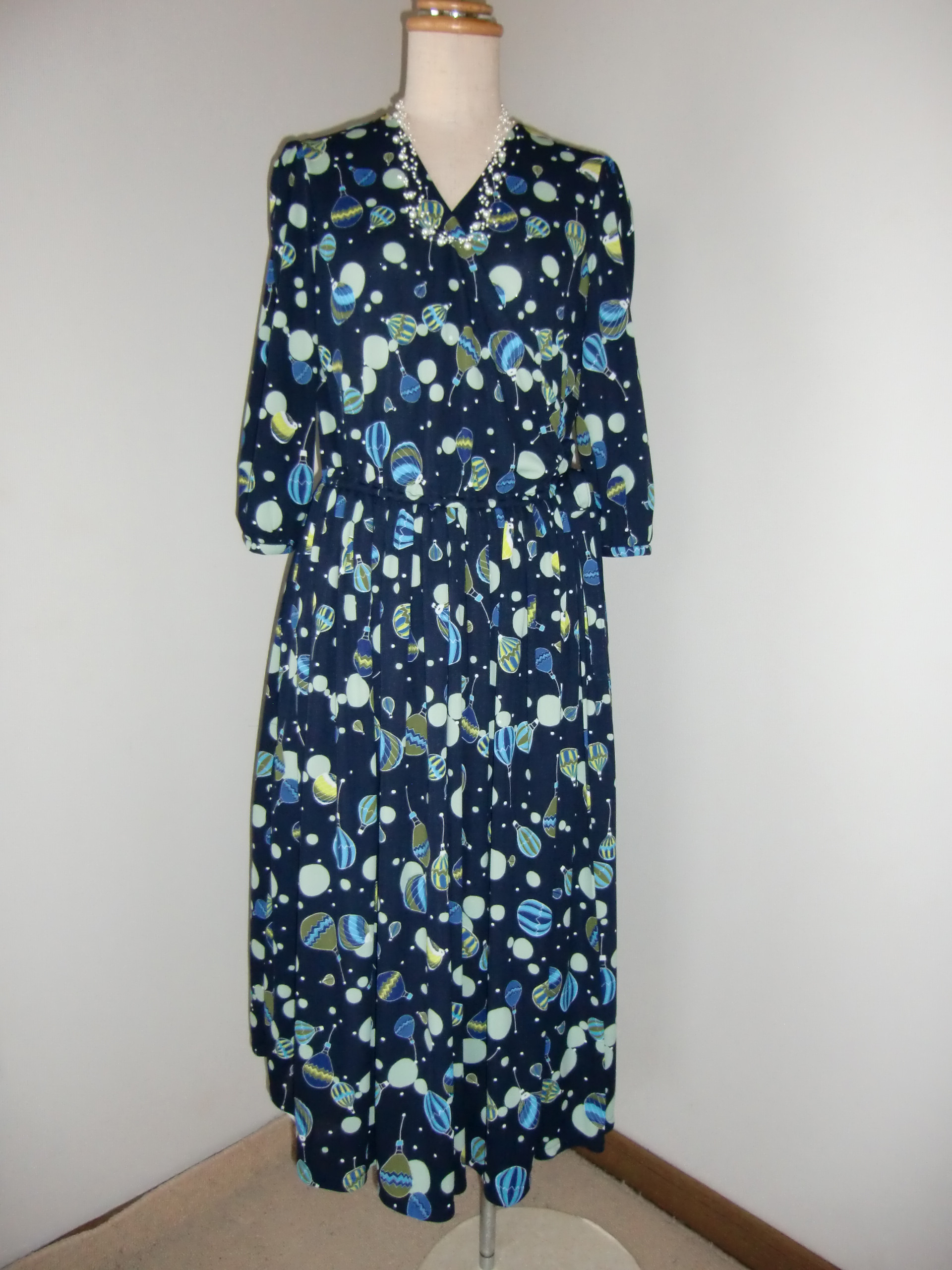 遊び心いっぱい♪　シフォンのカラフルバルーン柄・カシュクールワンピース