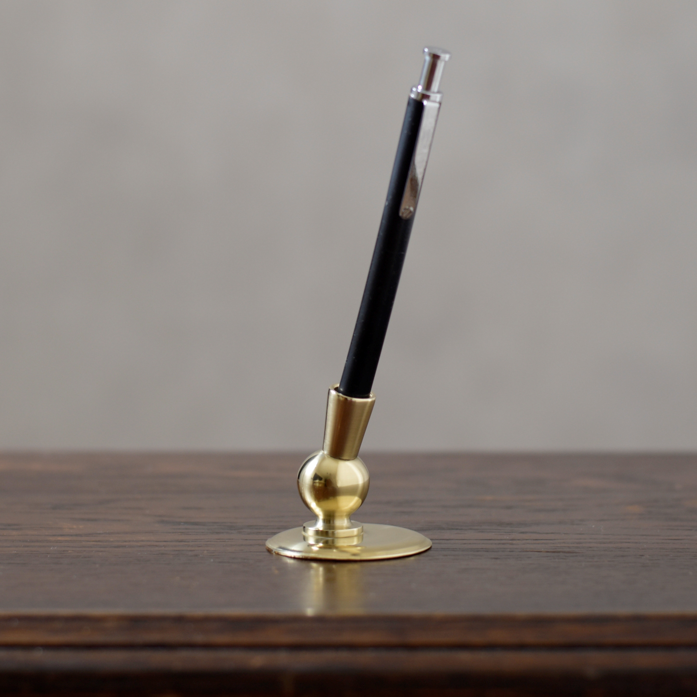 真鍮のペン立て