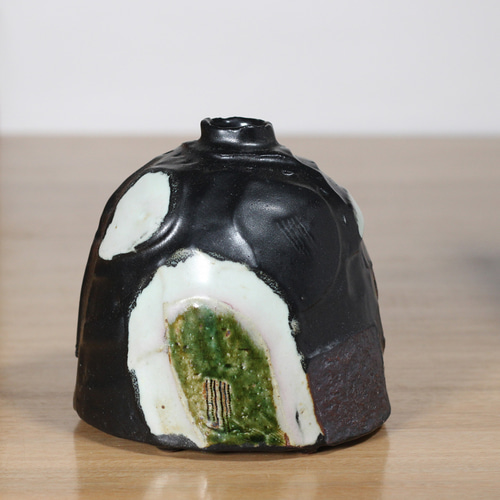 黒釉 塗り分け花瓶】 kb105 和食器 陶芸 美濃焼 花入れ 花 器 壺