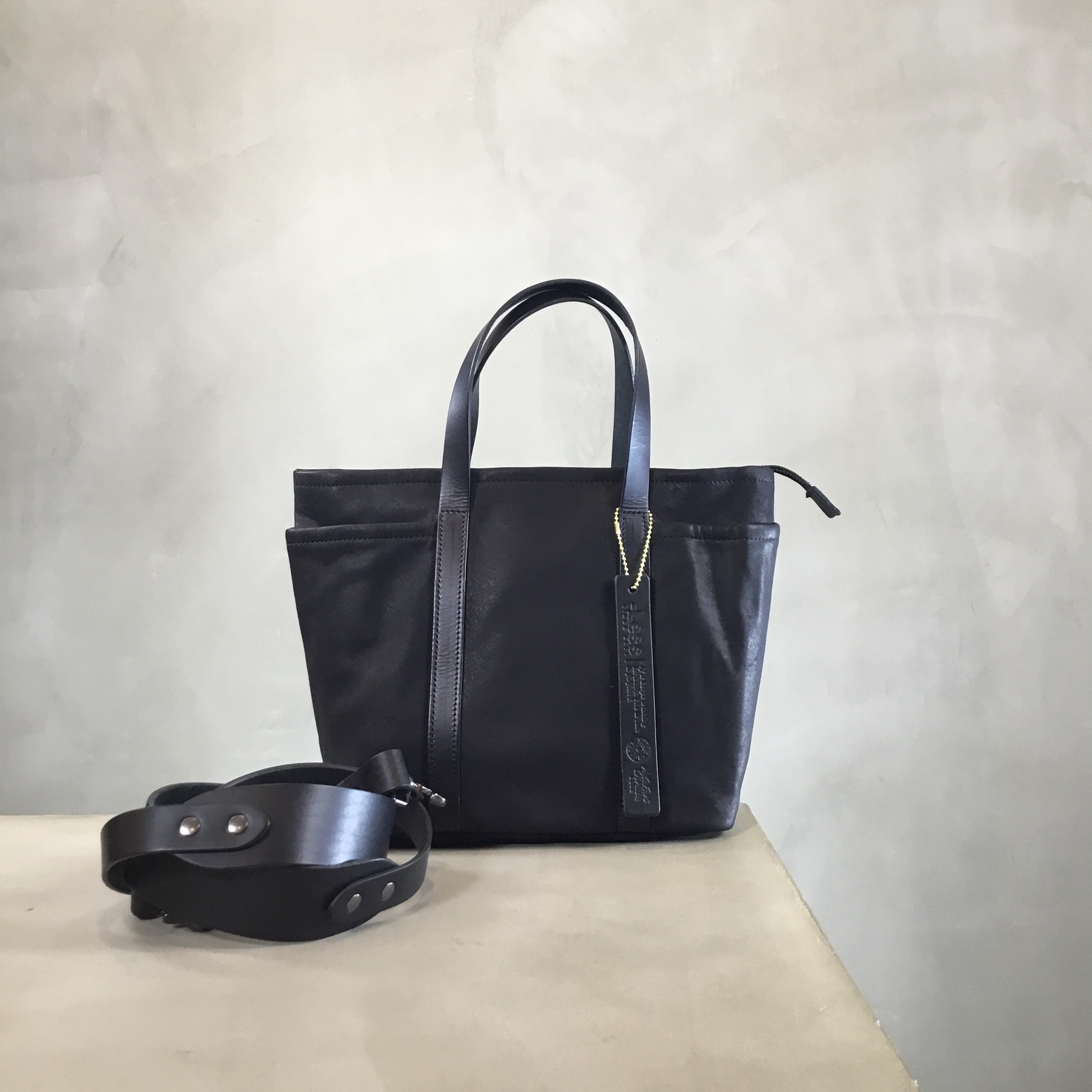 ショルダー付きトートＳサイズ／キズ革(国産牛)