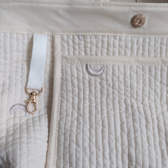 ✱受注制作✱ヌビバッグ Mサイズ /ヌビトートバッグ /ランチトート/ 生成り/ムーンスター刺繍 4枚目の画像