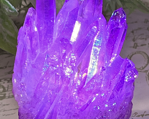 水晶・クリスタル・クラスター・天使のランプ　極レア　幻想的な光に包まれる♪ 七色の夢✨ パープル オーラ水晶 クリスタル クラスター 原石 天然石