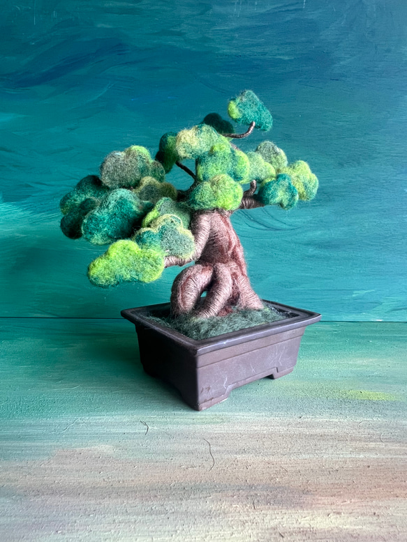 【一点物】ワイヤー×粘土制作 松の盆栽アート｜水やり・お手入れ不要｜オブジェ 松のBONSAI/wool art 高さ22㎝ その他置物 Sugar Maple 通販 19322215