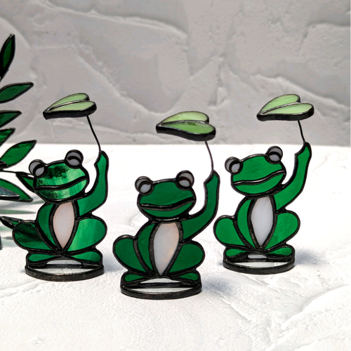 ラピスラズリのカエルの置物です。 ラピスラズリのカエルの置物です。