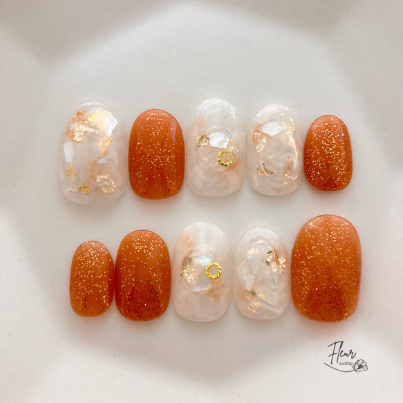 くすみオレンジ×シェル ネイルチップ／ぷっくり／上品ナチュラル