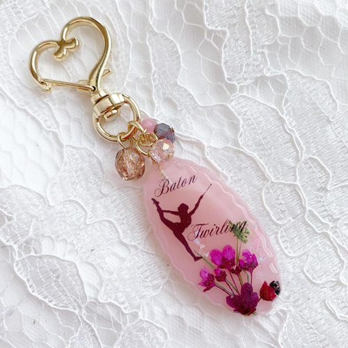 2267】バトントワリング部 部活動キーホルダー マゼンタユキヤナギ入り