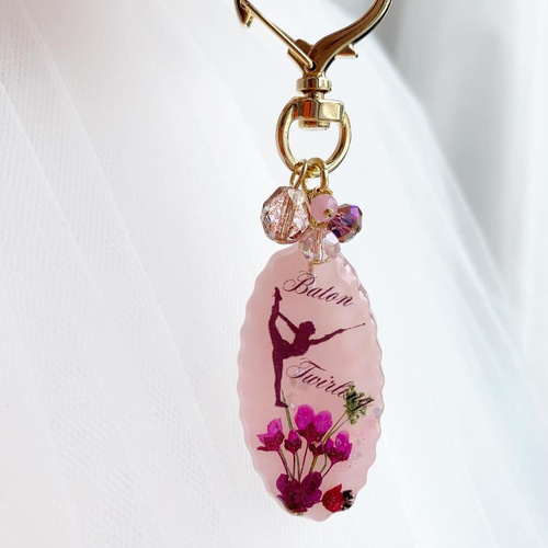 2267】バトントワリング部 部活動キーホルダー マゼンタユキヤナギ入り