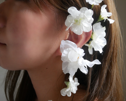 コリンヌ】フラワーイヤーカフ 造花アクセサリー イヤーカフ イヤー