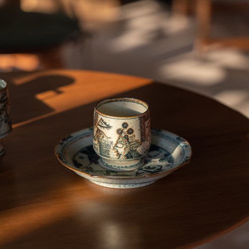 中国茶器　景徳鎮　手描き　茶杯　コーヒーカップ　女性ぴったり　青花磁　蝶々　３点 詩瓷集2025新作 景徳鎮手描き染付｜中国伝統民芸-切り紙模様