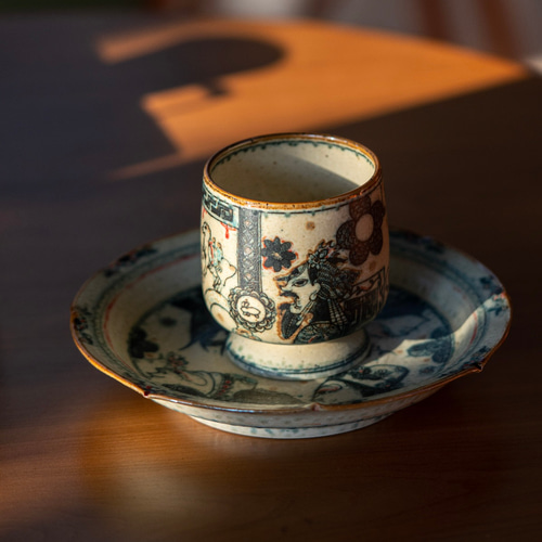 伝統的な日本の陶器杯、金杯 Amazon.co.jp: 日光東照宮 金杯 銀杯 酒器 盃 猪口 4個セット