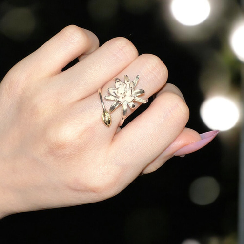〔美品〕シルバー925 花と月の彫刻リング サイズ8 美品〕シルバー925 花と月の彫刻リング サイズ8