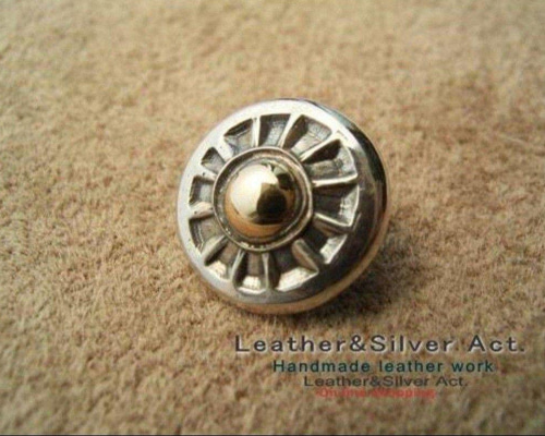 太陽モチーフ　シルバーコンチョ2個 太陽モチーフ シルバーコンチョ シルバー925✕k18 コンビアクセサリー