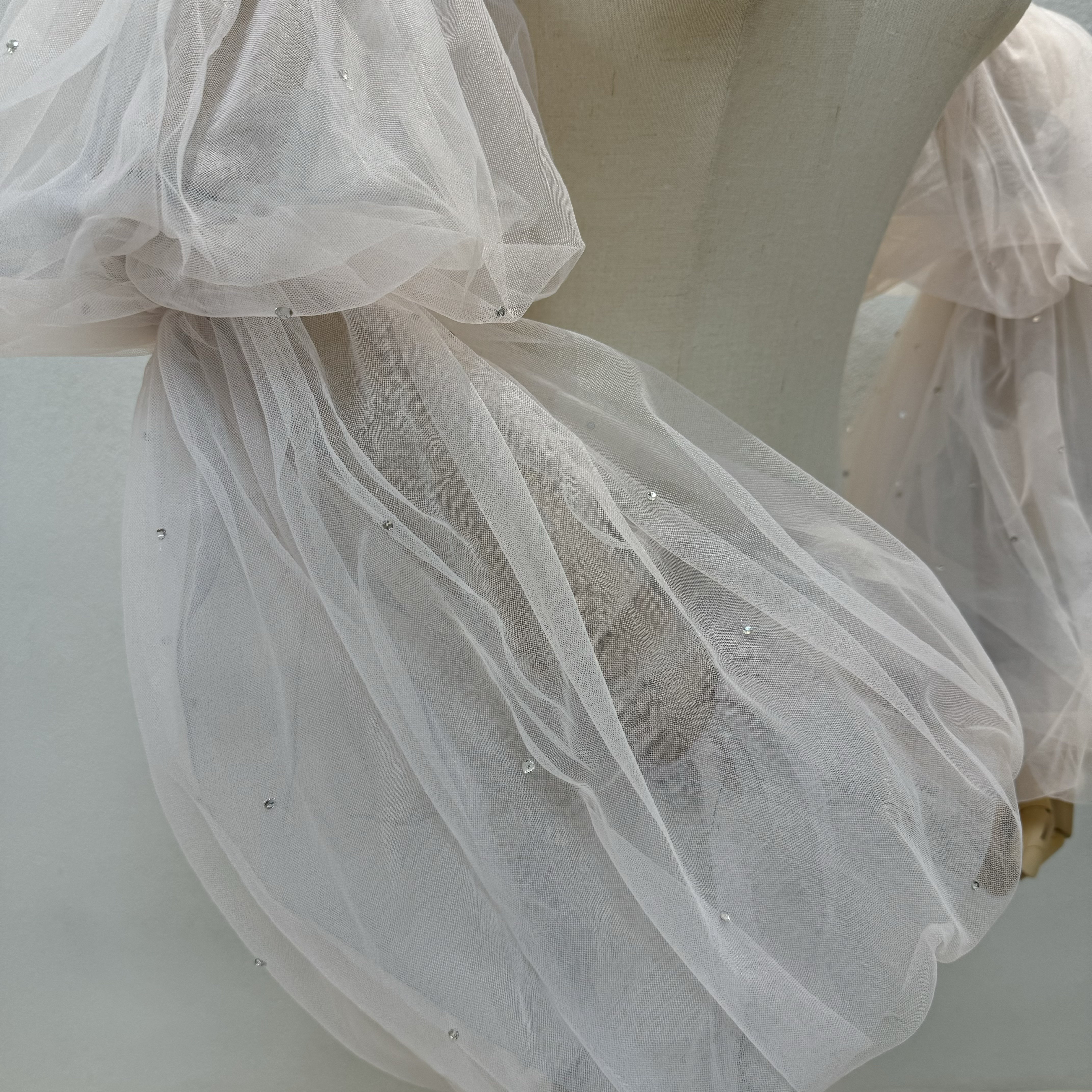 上質！可愛いピンク　ストーン　多層チュール　ふわふわ袖　二の腕カバー　長袖　透ける袖　サイズオーダー可能　取り外し可能