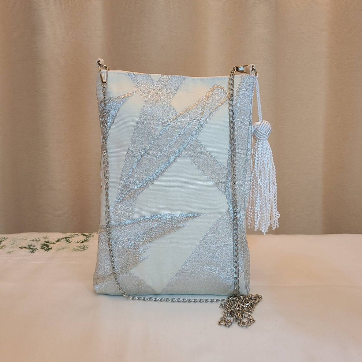 シルク着物帯のリバーシブルスマホショルダーバッグ、 ハンドバッグ