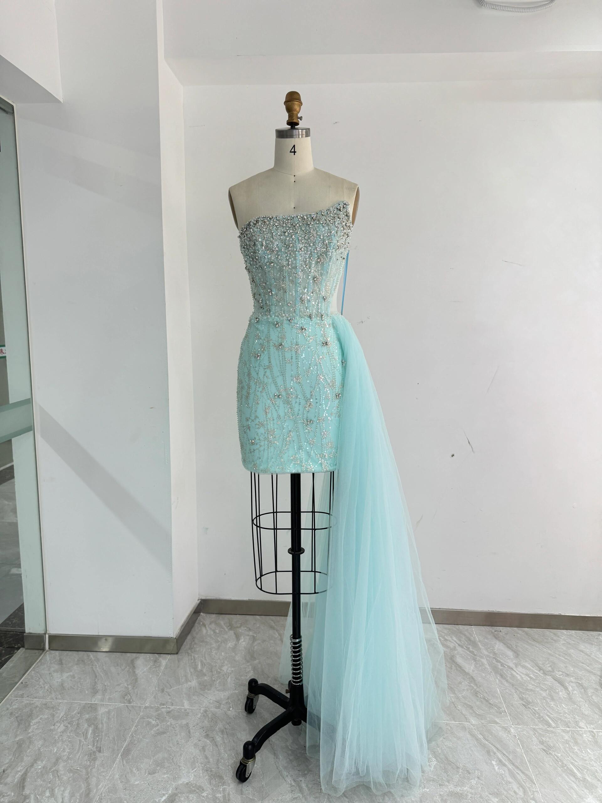 おしゃれ　美品　水色　ふわふわチュール　非対称　コンテスト　卒業式成人式　ミニドレス　チャック　ストーン　コンテスト挙式