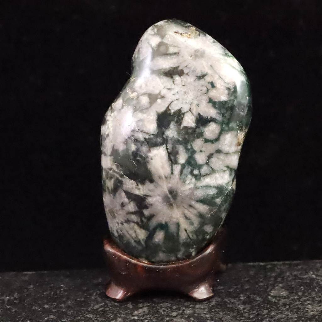 岐阜県根尾谷産 菊花石 101.2g #39050