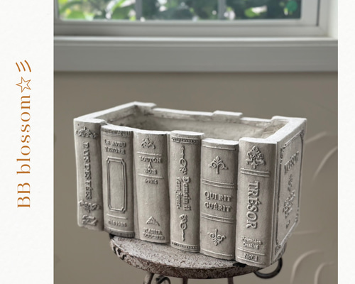 ボード　ヴィンテージ　ガーデニング　インテリア雑貨ハンドメイド　多肉 新作《BOOK 本型 陶器鉢 》ヴィンテージブック 観葉植物 多肉