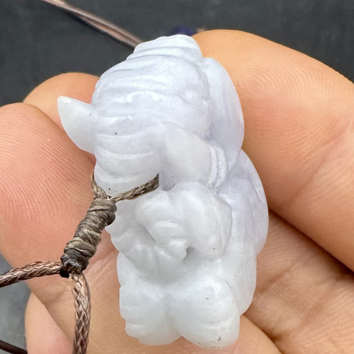 2025.5.16吉祥子象 糸魚川最上級ラベンダー翡翠 ネックレス