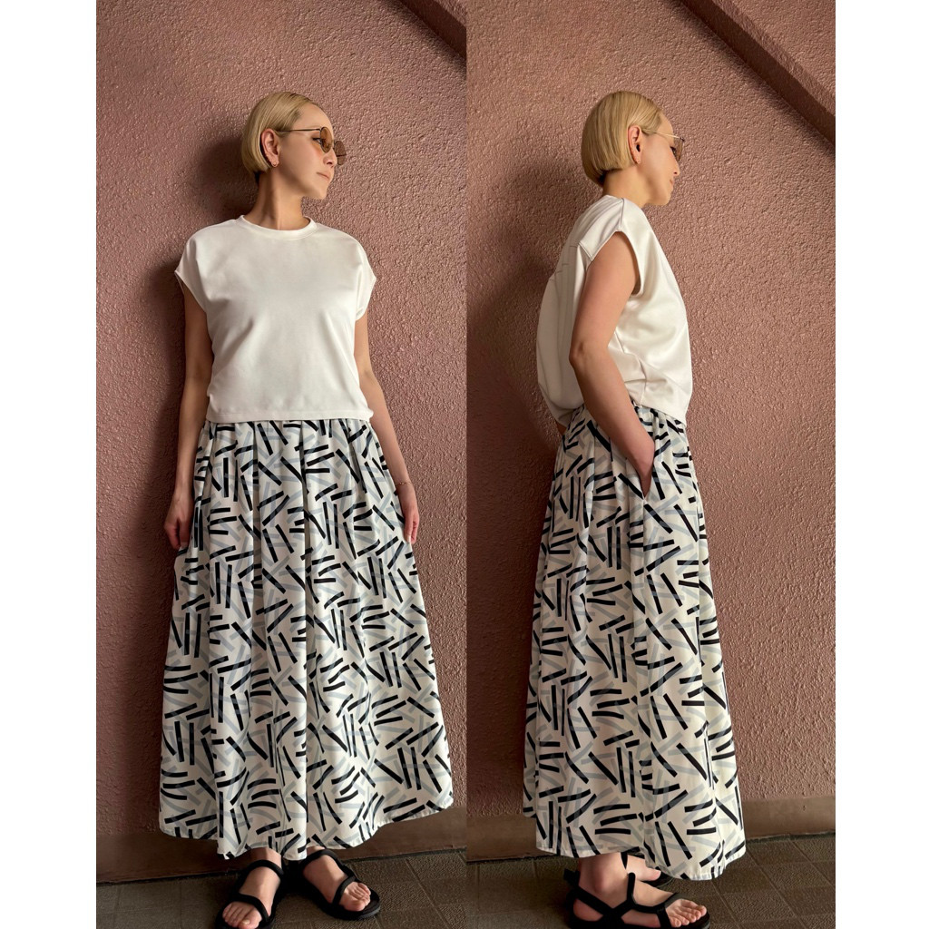 RATA❤️長さ選べる❣️超軽量＆防シワ❣️とろみ素材で綺麗に揺れる❤️落ち感あるスッキリ腰回りスカート❤️モノトーン柄