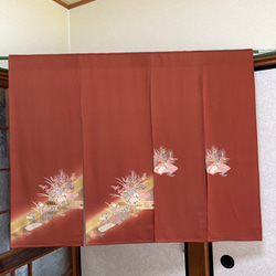茶色、着物リメイク暖簾ーのれん、花柄、オシャレを、横〜112–丈