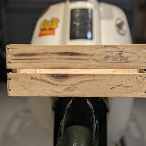アンティークで可愛い木箱 スーパーカブやクロスカブ、自転車にもいい